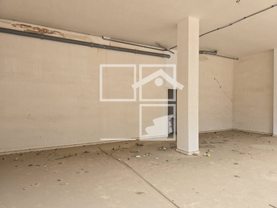 Local en Plaza Comte Guifré    local, Terrassa Barcelona