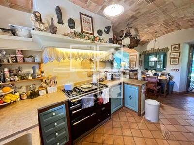 Local en Riera del Vilar, Monells i Sant Sadurní de l'Heura Girona