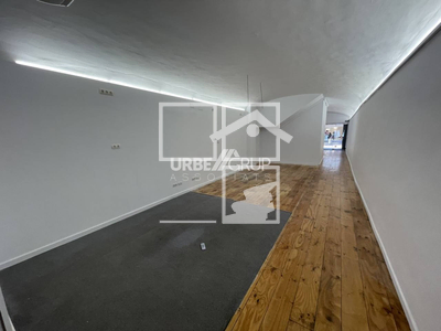 Inmueble en Calle Font Vella    bajos, Barcelona