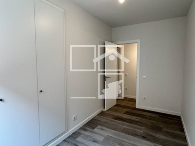 Local en Avenida Sant Joan de les Abadesses    baixos, Olot Girona