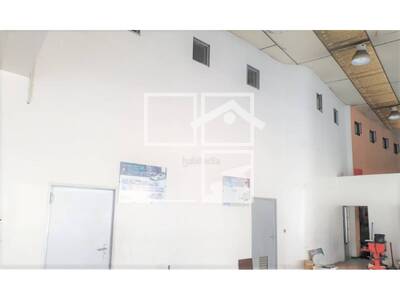 Local en Montcada i Reixac Barcelona