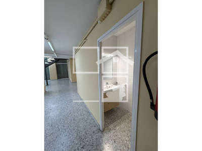 Local en Calle Dibuixant Avellaneda    LOCAL, Terrassa Barcelona