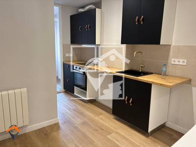 Inmueble en Avenida Alcalde Moix    Bajo, Barcelona